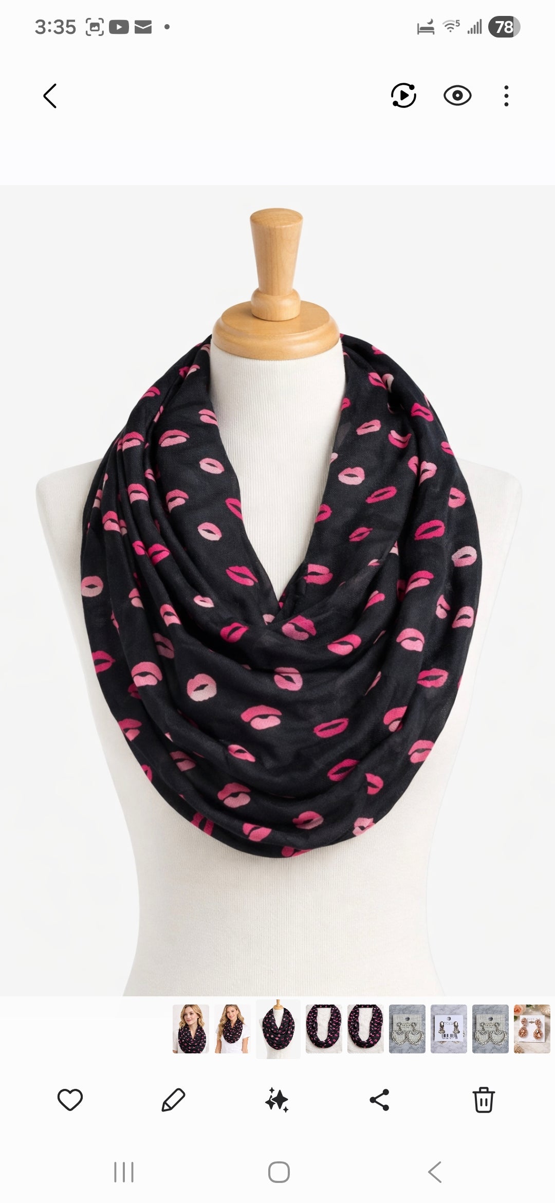Kisses infinity scarf