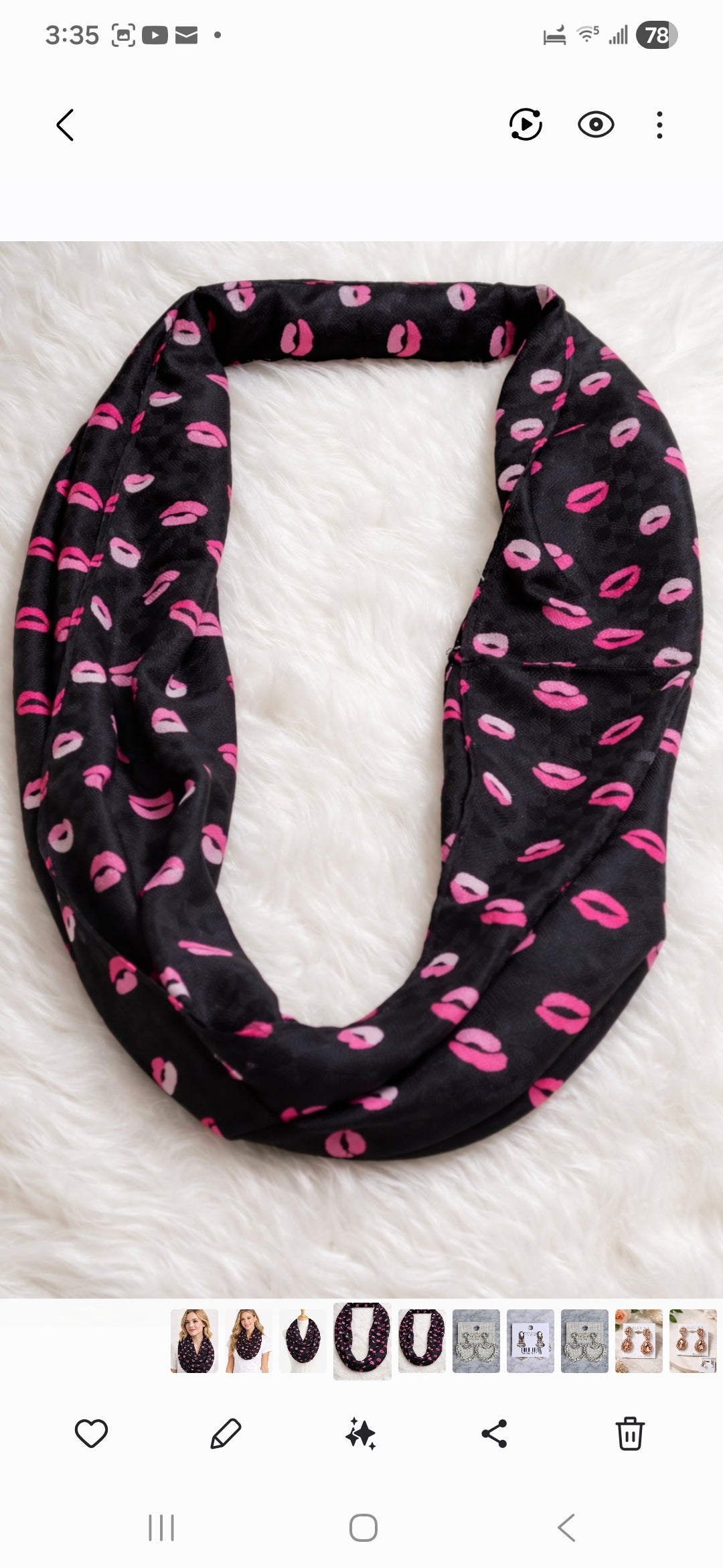 Kisses infinity scarf