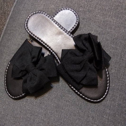 Black bow sandal