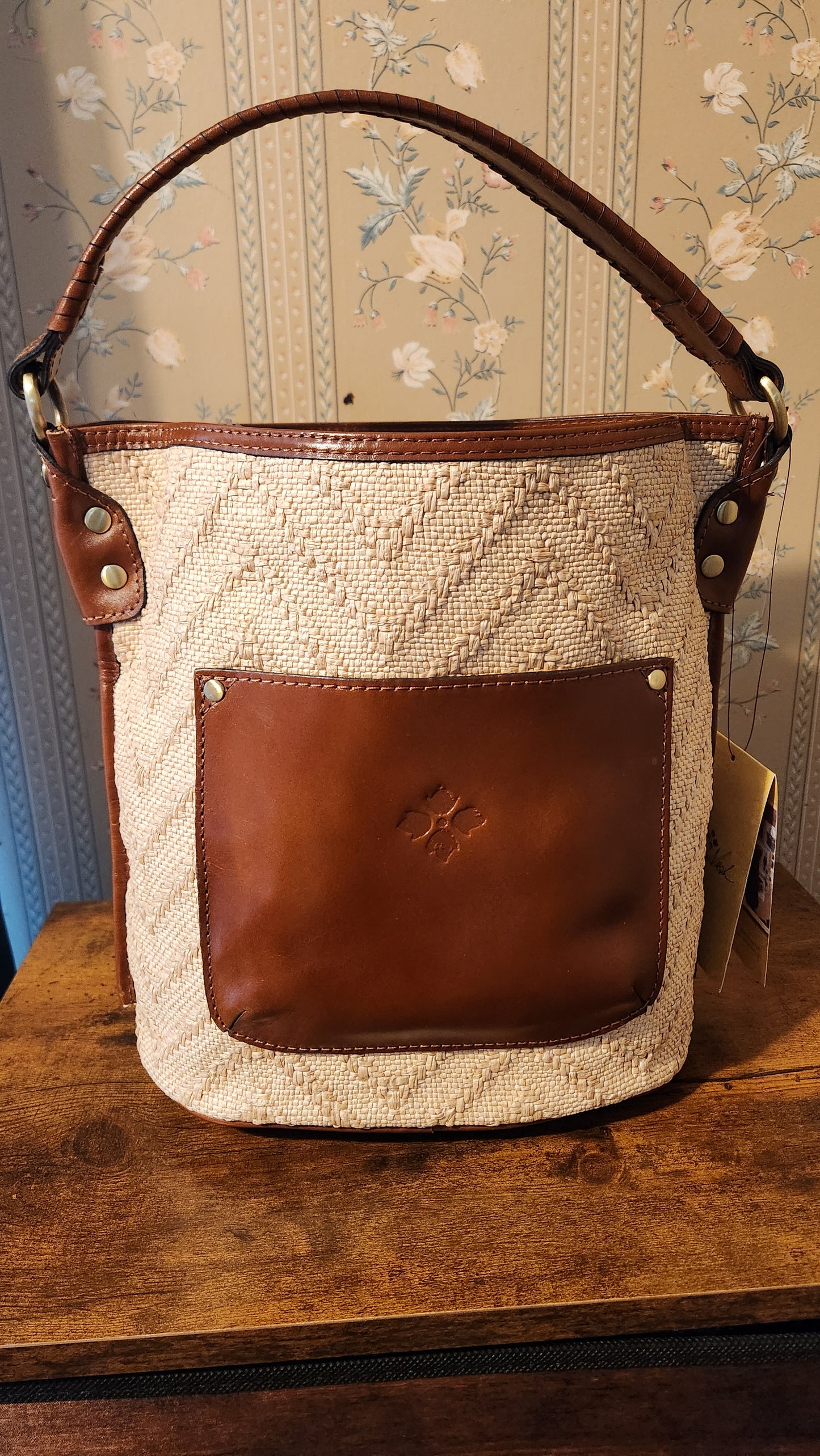 Otavia Bucket Crossbody